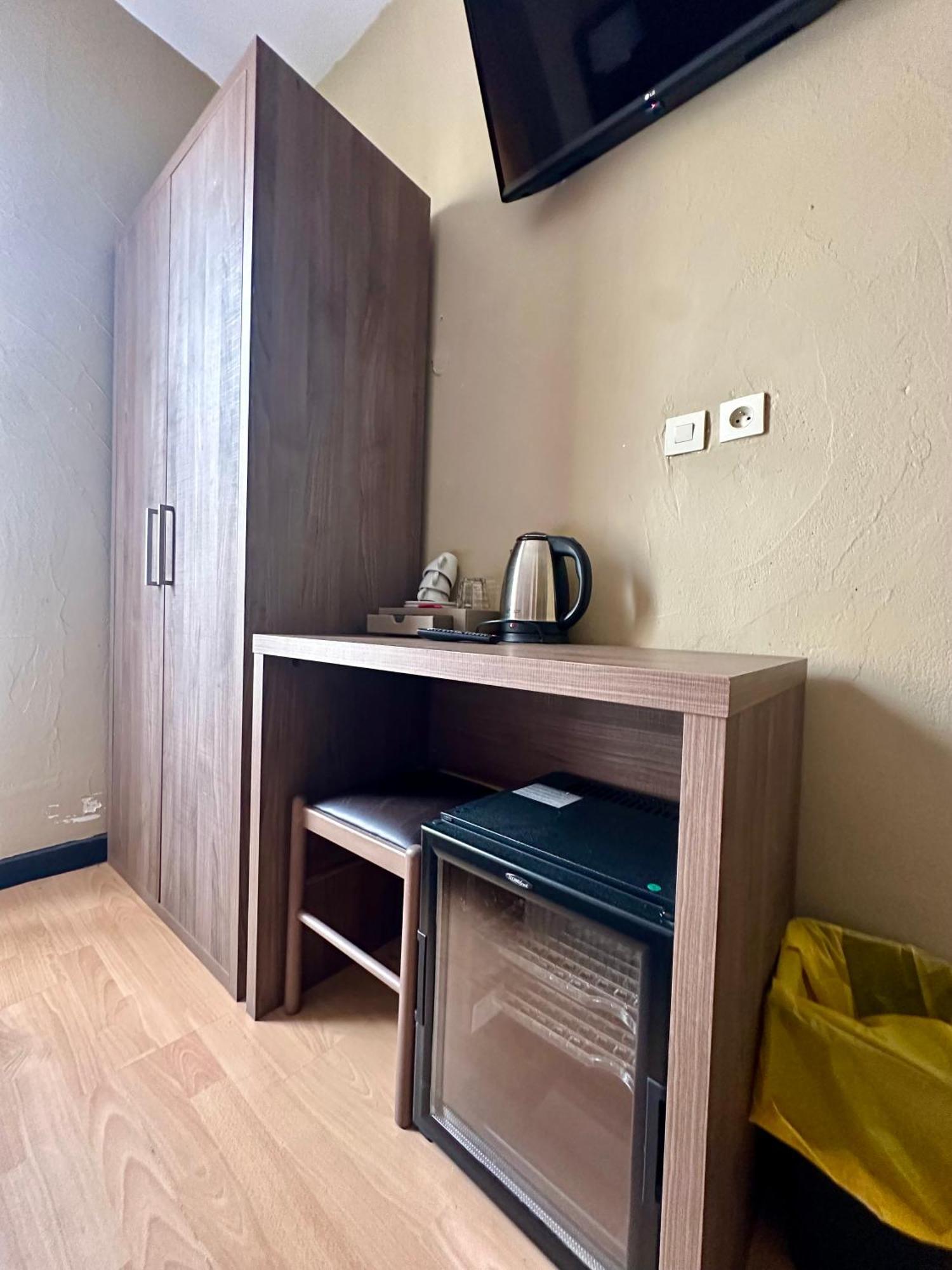 Hotel Victor Hugo Clamart Luaran gambar