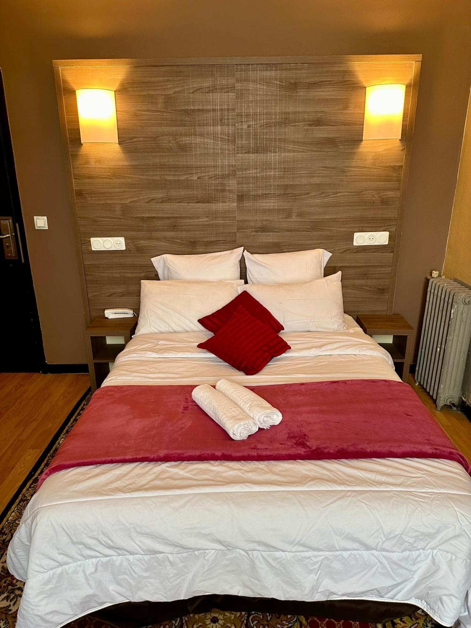 Hotel Victor Hugo Clamart Luaran gambar