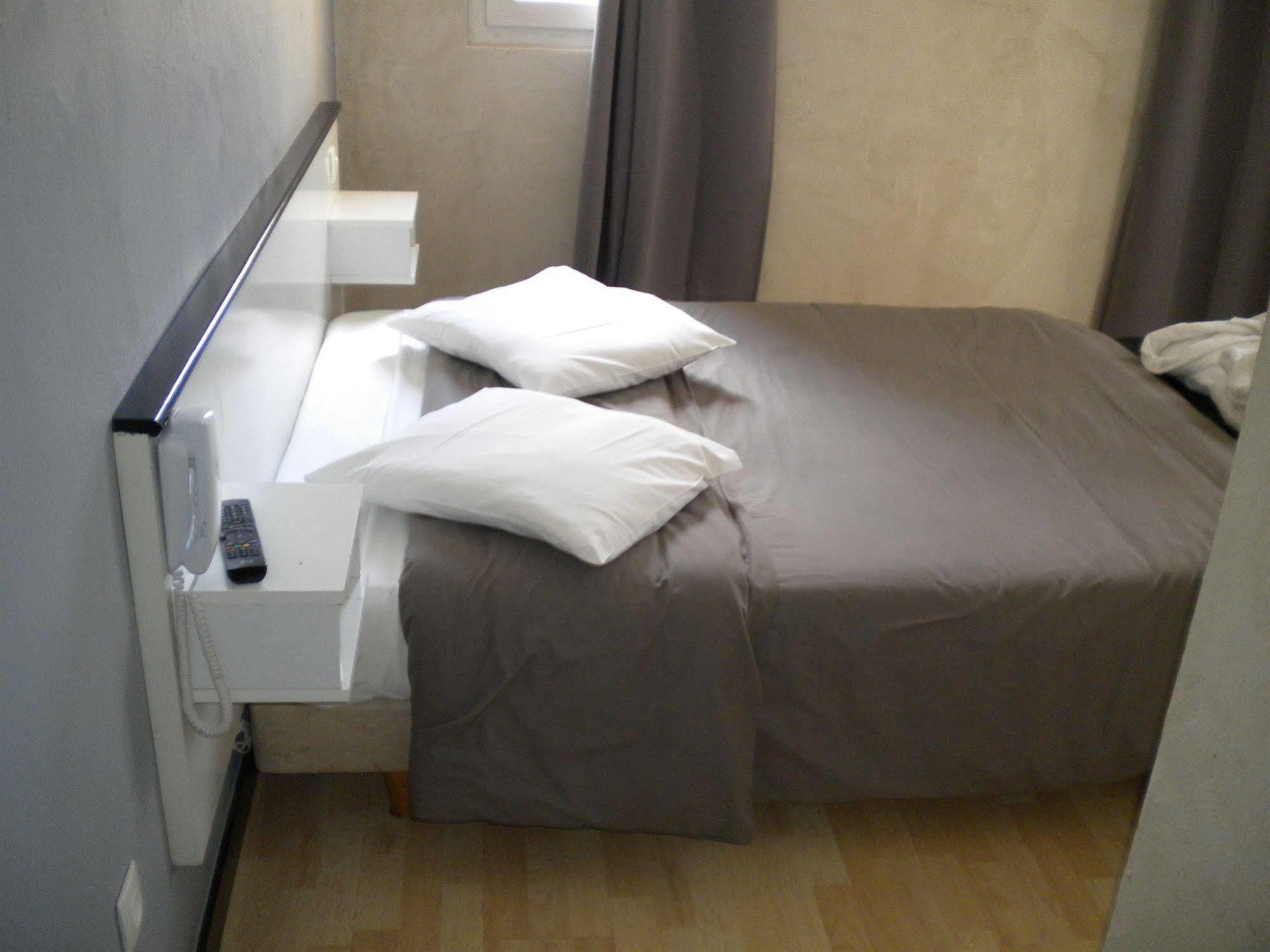 Hotel Victor Hugo Clamart Luaran gambar